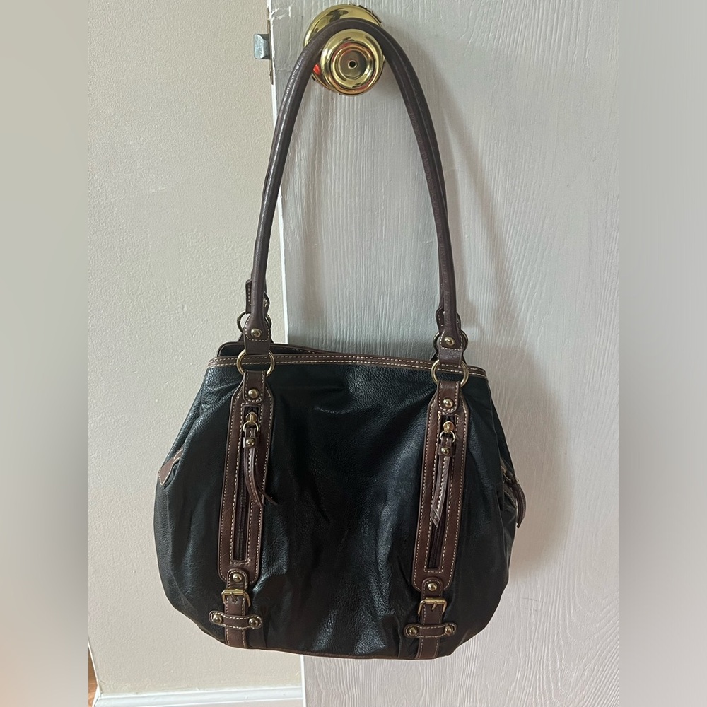 Okpta brown and black purse